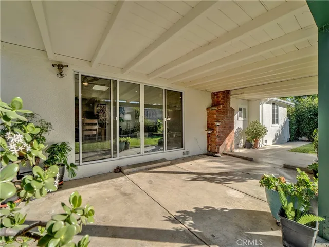 a view of entrance front of house