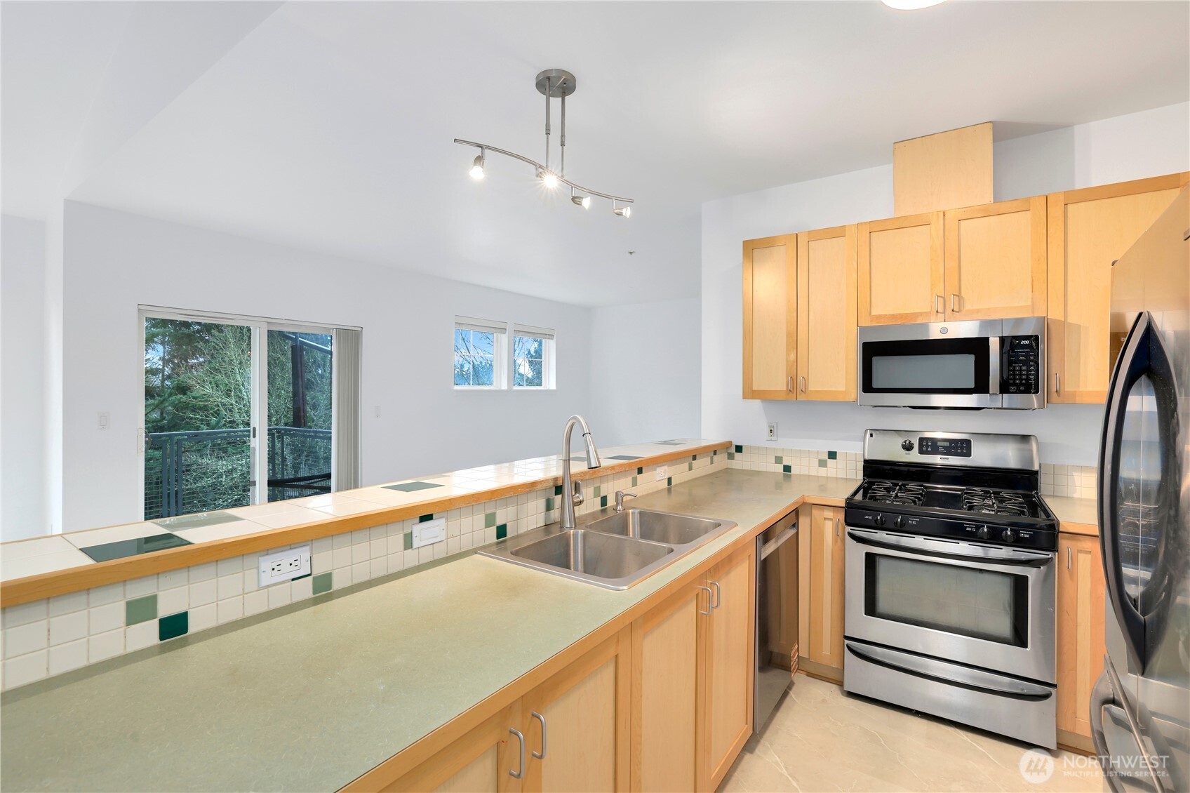 7410 Newcastle Golf Club Road, Unit G Newcastle, WA 98059 - Photo 13 of 39