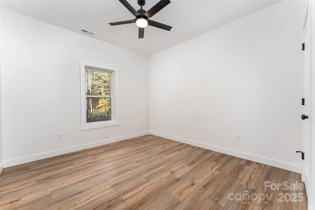 $675,000 | 131 Dalton Court, Lake Lure, NC 28746