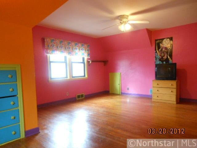 512 Lynn Road Southwest Hutchinson, MN 55350 - Photo 2 of 14 Gallery Image 2