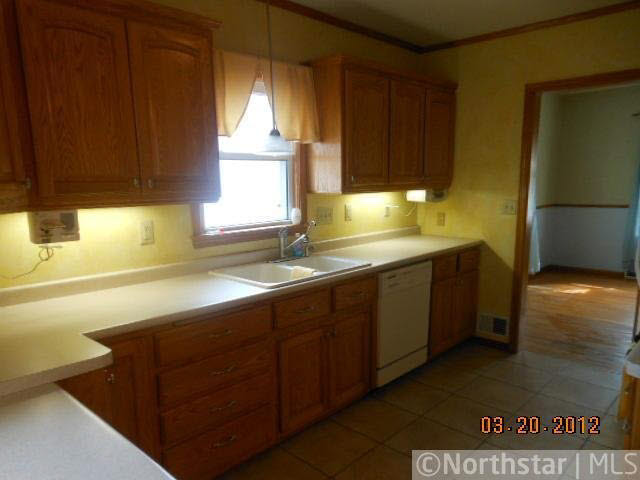 512 Lynn Road Southwest Hutchinson, MN 55350 - Photo 3 of 14 Gallery Image 3