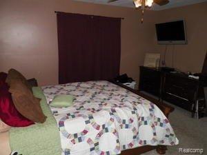 2391 South Van Dyke Road Bad Axe, MI 48413 - Photo 6 of 11 Master Bedroom.jpg