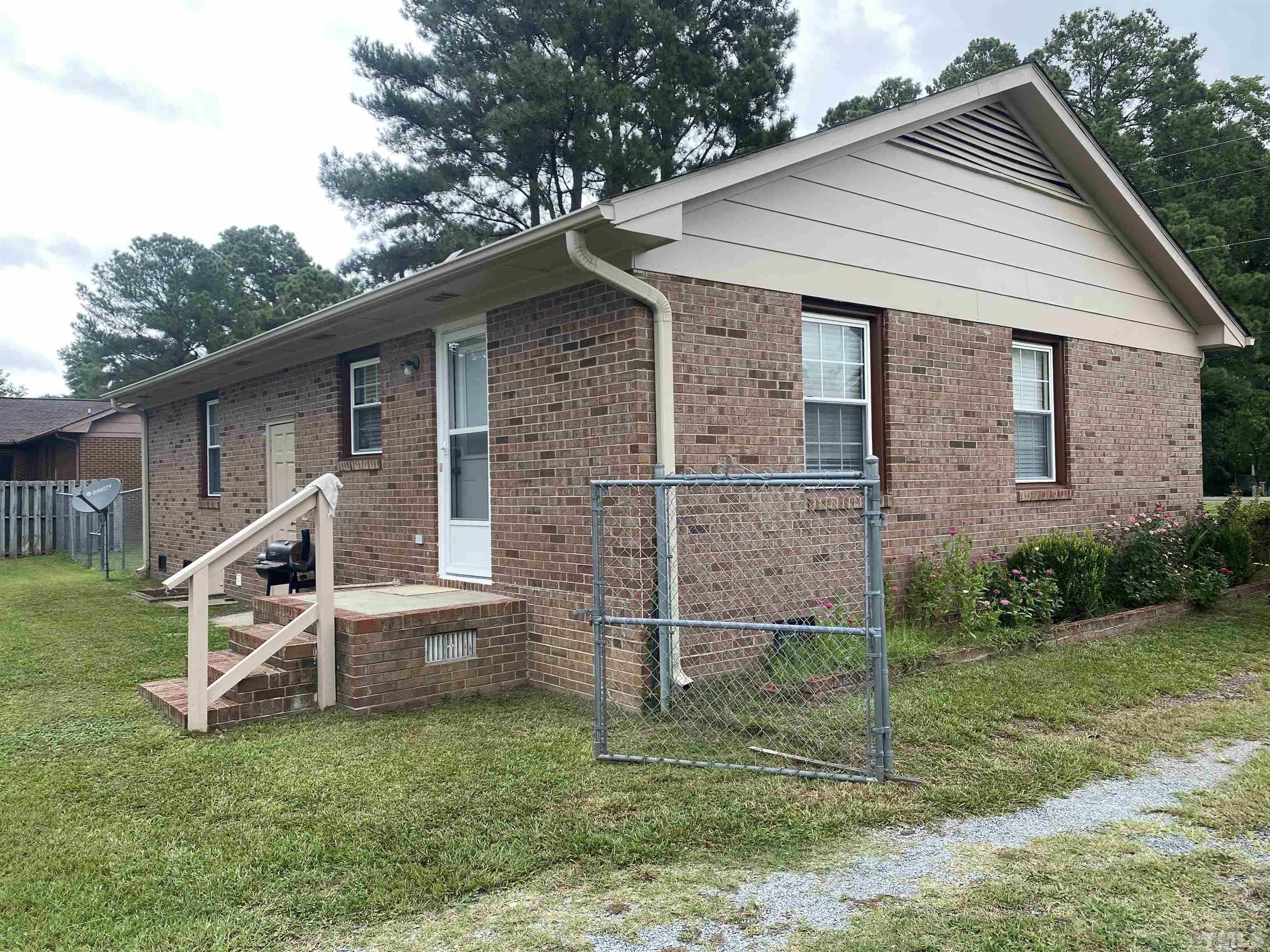 605 Warren Road Erwin, NC 28339 - Photo 3 of 12 Gallery Image 3
