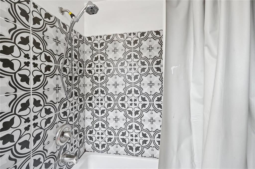 1914 Riggs Road South Park, PA 15129 - Photo 21 of 40