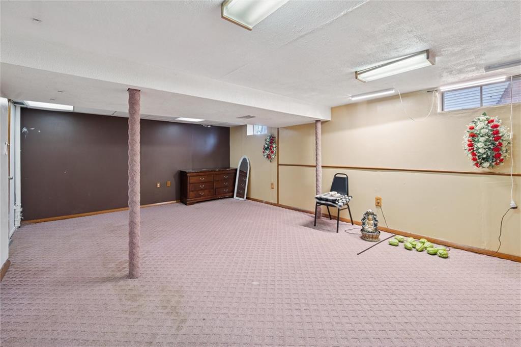 1914 Riggs Road South Park, PA 15129 - Photo 29 of 40