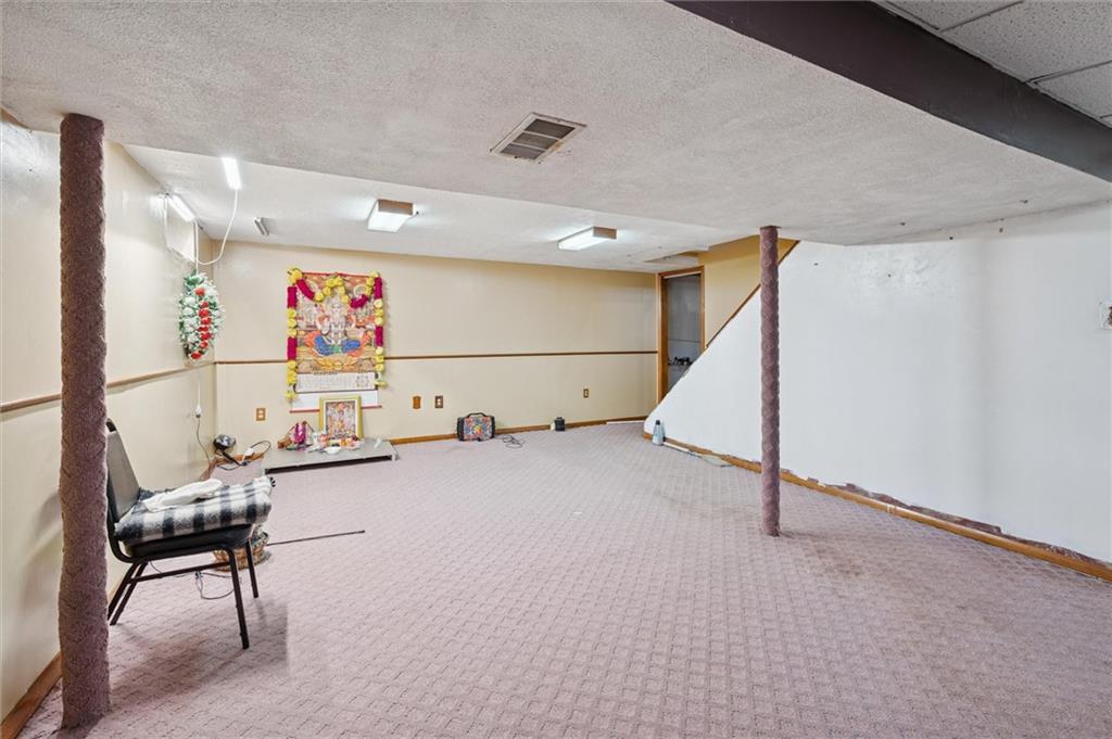 1914 Riggs Road South Park, PA 15129 - Photo 30 of 40