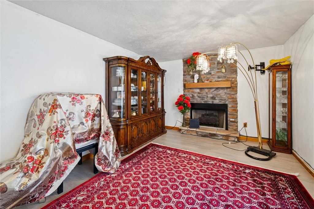 1914 Riggs Road South Park, PA 15129 - Photo 7 of 40