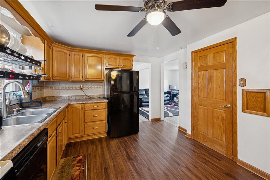 1914 Riggs Road South Park, PA 15129 - Photo 9 of 40