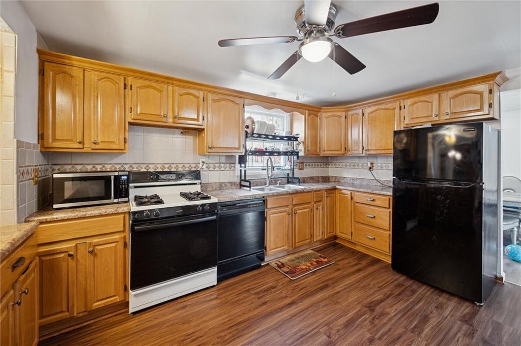 1914 Riggs Road South Park, PA 15129 - Photo 10 of 40