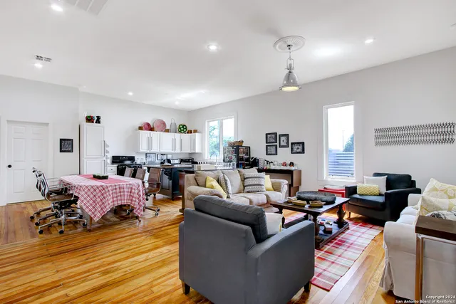 $1,950 | 120 Shadrach Street, San Antonio, TX 78203