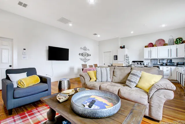 $1,950 | 120 Shadrach Street, San Antonio, TX 78203