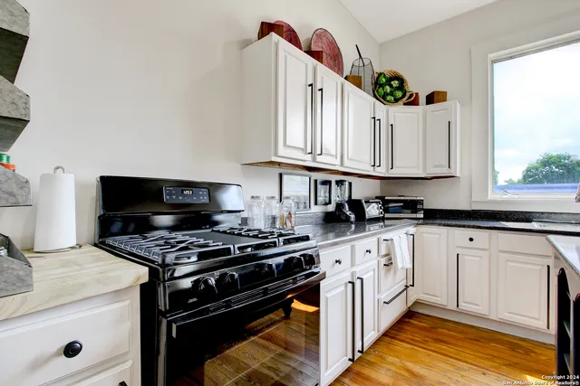 $1,950 | 120 Shadrach Street, San Antonio, TX 78203