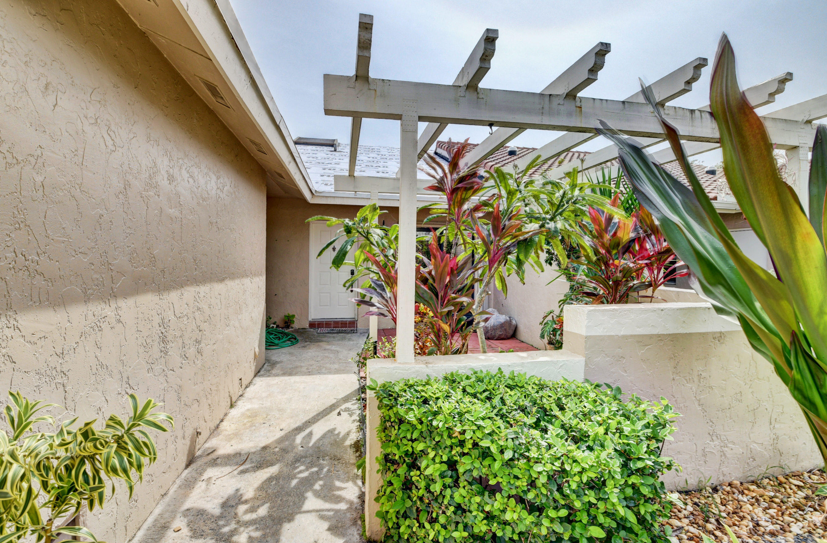 6924 Barbarossa Street Boca Raton, FL 33433 - Photo 5 of 48 DSC_3118_19_20_21_22