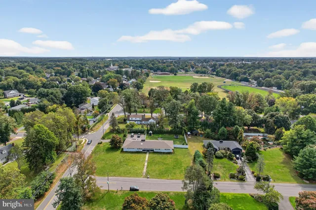 $875,000 | 8 Lake Drive, Freehold, NJ 07728