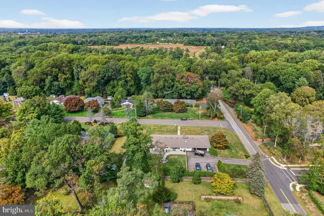 $875,000 | 8 Lake Drive, Freehold, NJ 07728