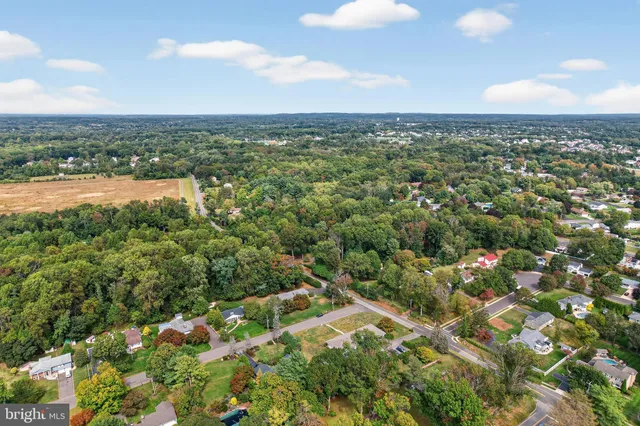 $875,000 | 8 Lake Drive, Freehold, NJ 07728