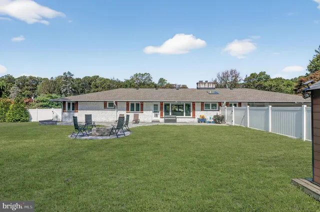 $875,000 | 8 Lake Drive, Freehold, NJ 07728