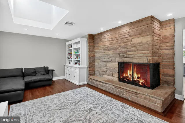 $875,000 | 8 Lake Drive, Freehold, NJ 07728