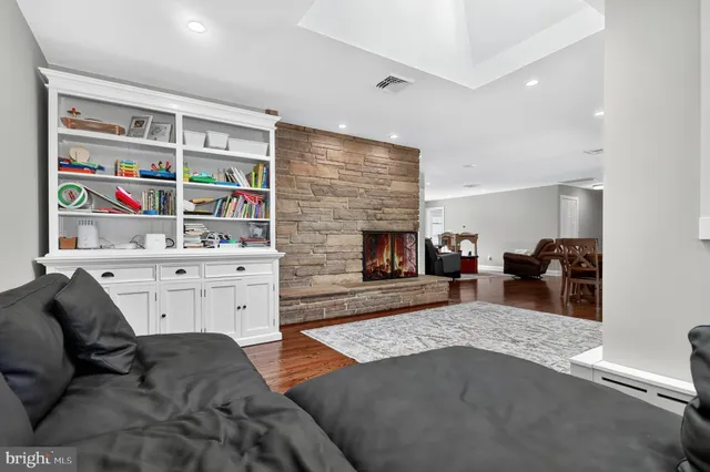 $875,000 | 8 Lake Drive, Freehold, NJ 07728