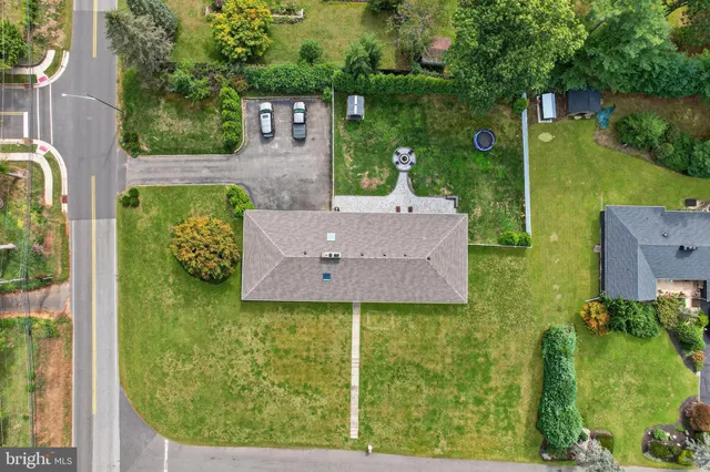 $875,000 | 8 Lake Drive, Freehold, NJ 07728