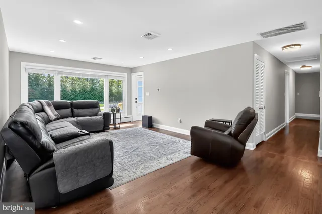 $875,000 | 8 Lake Drive, Freehold, NJ 07728