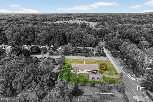 $875,000 | 8 Lake Drive, Freehold, NJ 07728