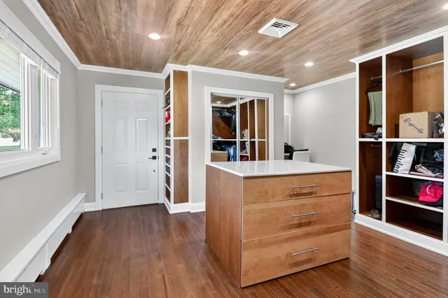 $875,000 | 8 Lake Drive, Freehold, NJ 07728