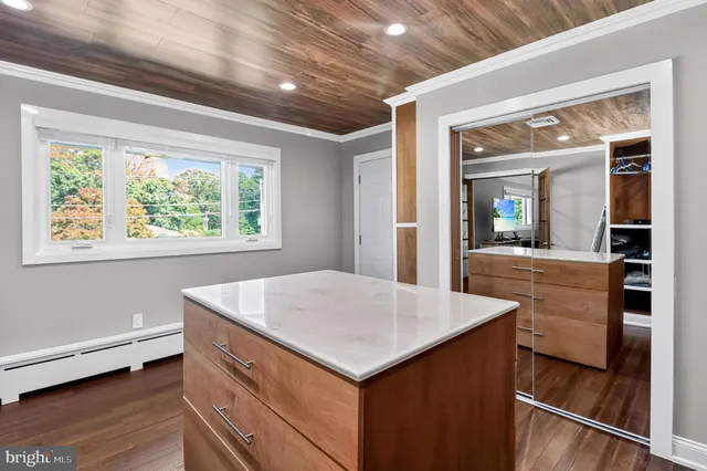 $875,000 | 8 Lake Drive, Freehold, NJ 07728