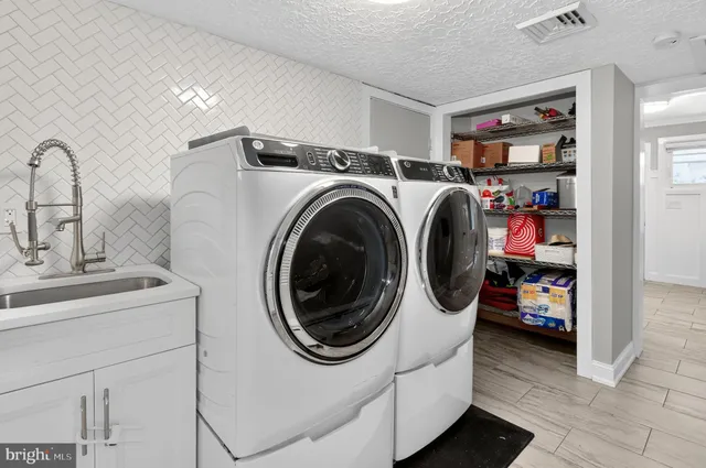 $875,000 | 8 Lake Drive, Freehold, NJ 07728