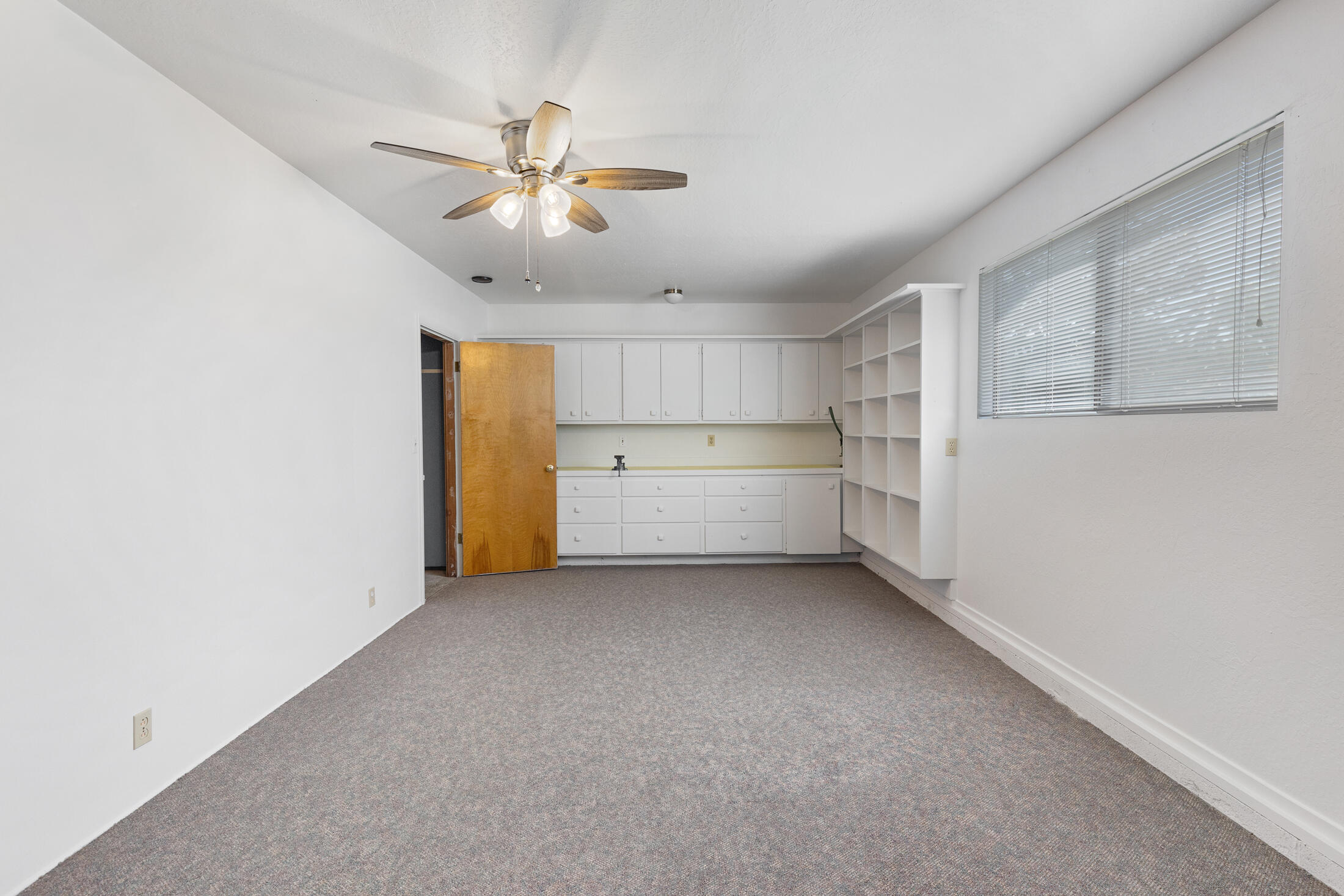 946 West Harbeck Road Grants Pass, OR 97527 - Photo 19 of 31 Bonus Room off Garage