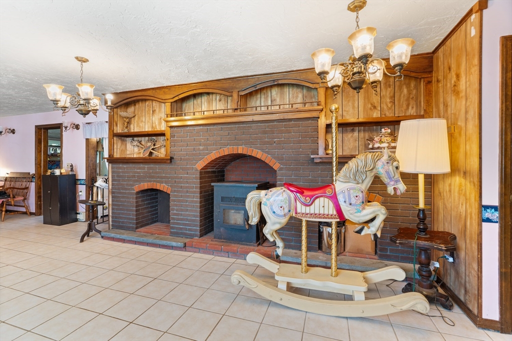 186 8 Lots Road Sutton, MA 01590 - Photo 20 of 28 Gallery Image 20