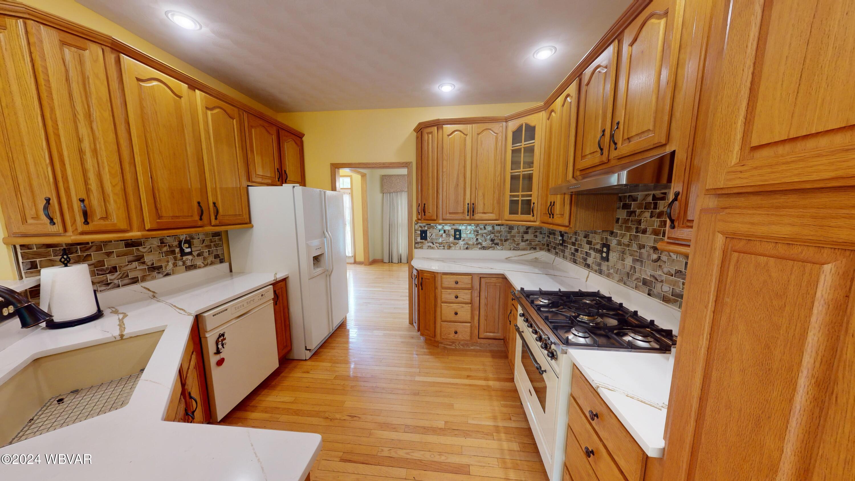 2440 Strafford Road Williamsport, PA 17701 - Photo 5 of 25 Fully Applianced