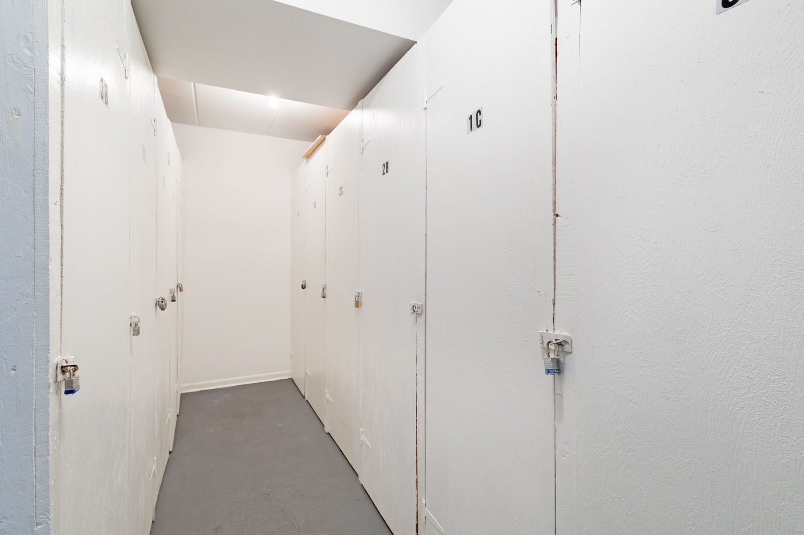 11000 Central Avenue, Unit 1A Chicago Ridge, IL 60415 - Photo 13 of 15 a view of a hallway