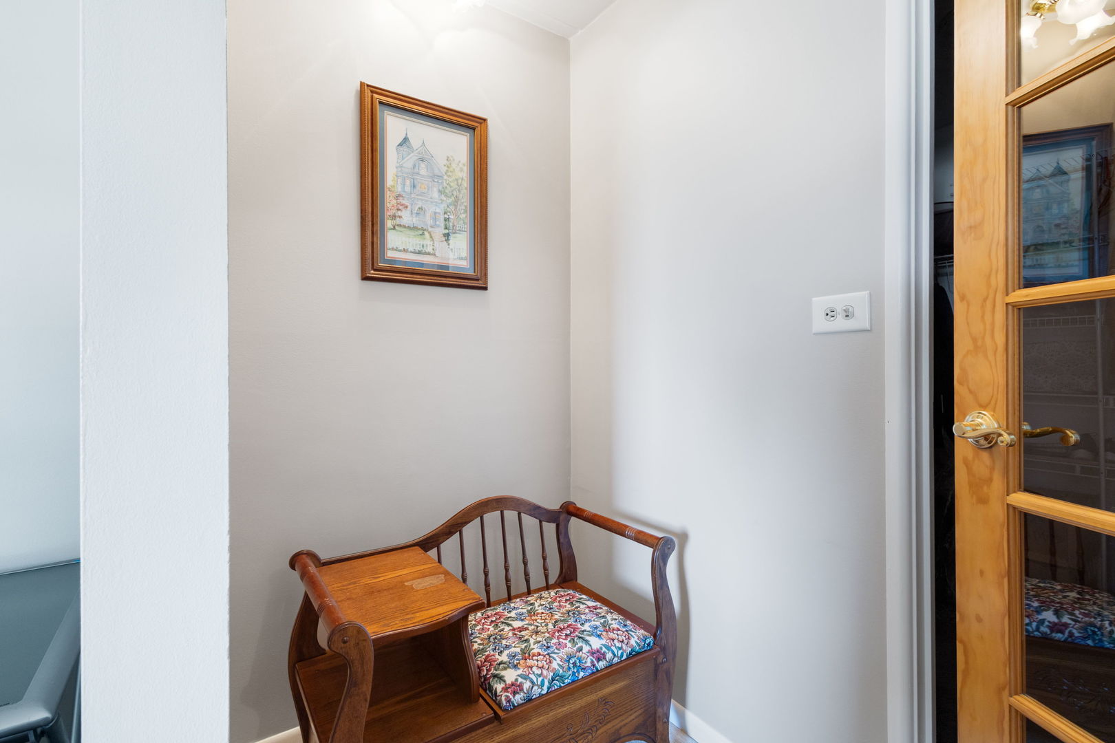 11000 Central Avenue, Unit 1A Chicago Ridge, IL 60415 - Photo 7 of 15 a bedroom with a bed and furniture