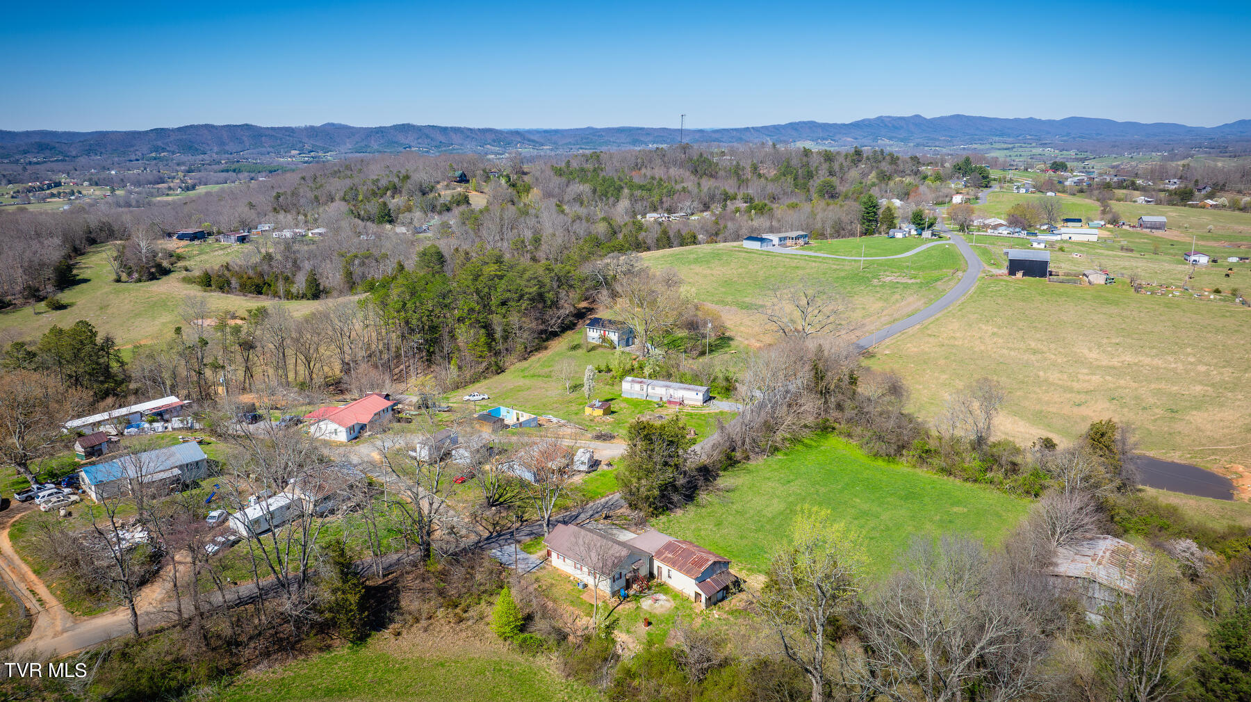 560 Anderson Loop Greeneville, TN 37743 - Photo 4 of 31 103