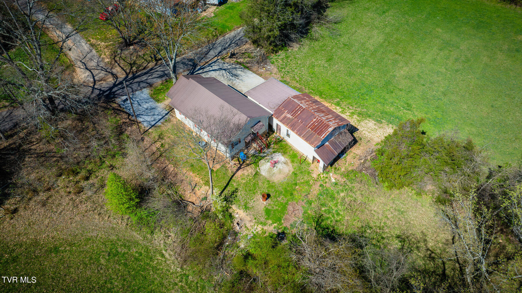 560 Anderson Loop Greeneville, TN 37743 - Photo 5 of 31 104