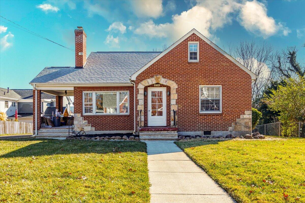 2510 Tillett Road Southwest Roanoke, VA 24015 - Photo 1 of 26 01-01-2510 Tillet Rd SW-4935-Edit