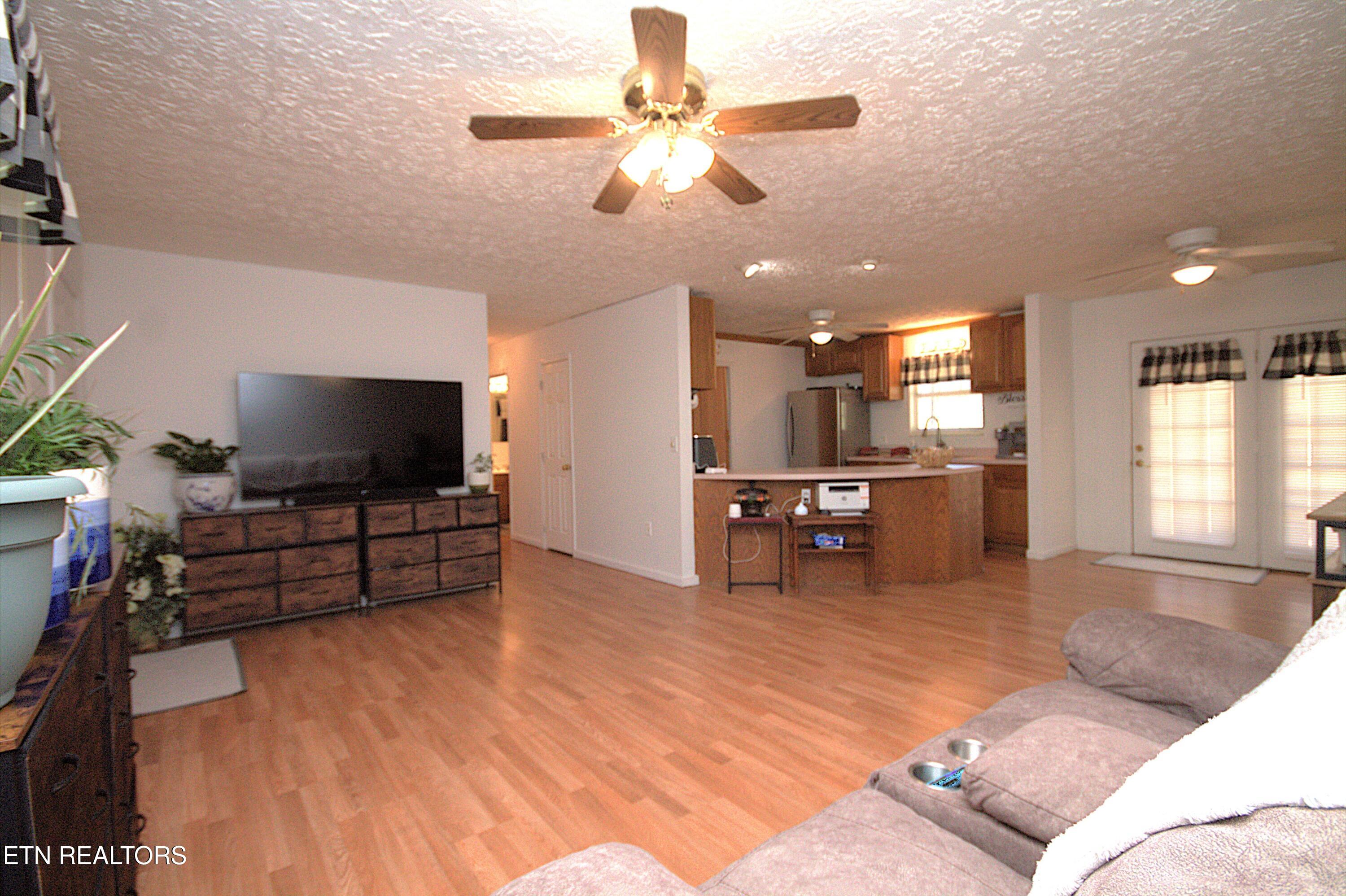 724 Lower Quarry Road Newport, TN 37821 - Photo 3 of 18 Living Room