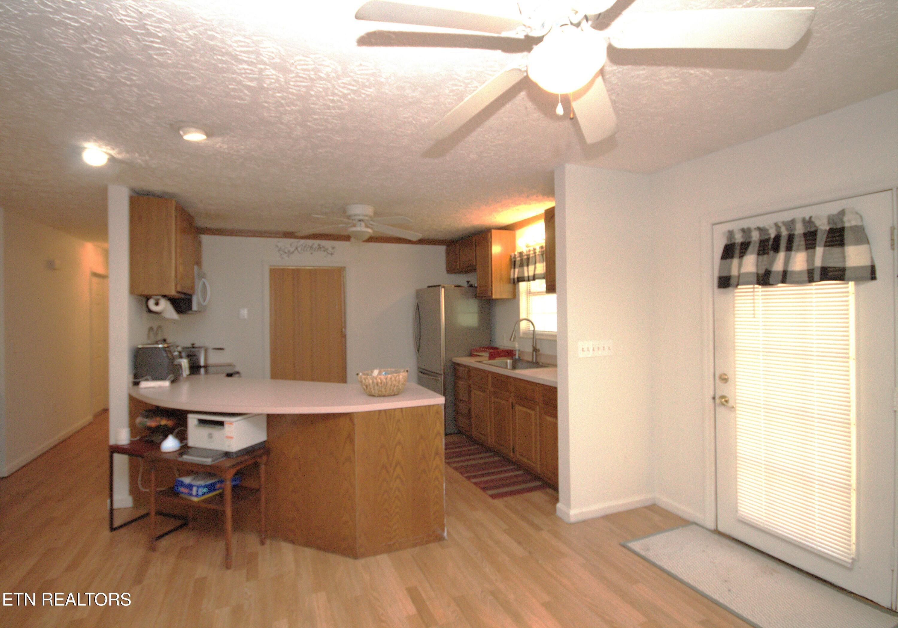 724 Lower Quarry Road Newport, TN 37821 - Photo 4 of 18 Kitchen with Bar area