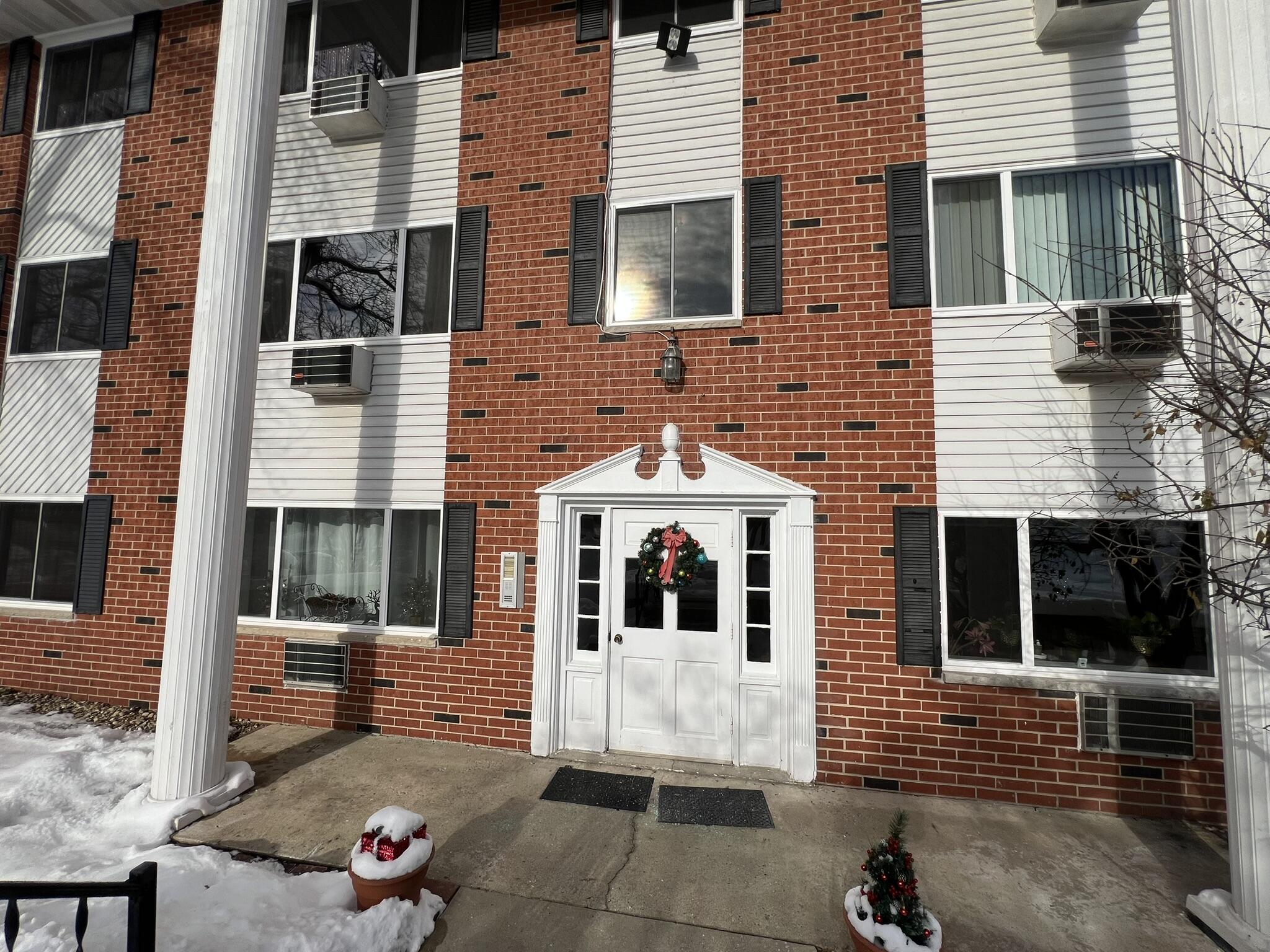255 Elmwood Avenue, Unit 309 Lake Geneva, WI 53147 - Photo 3 of 19 Front Door