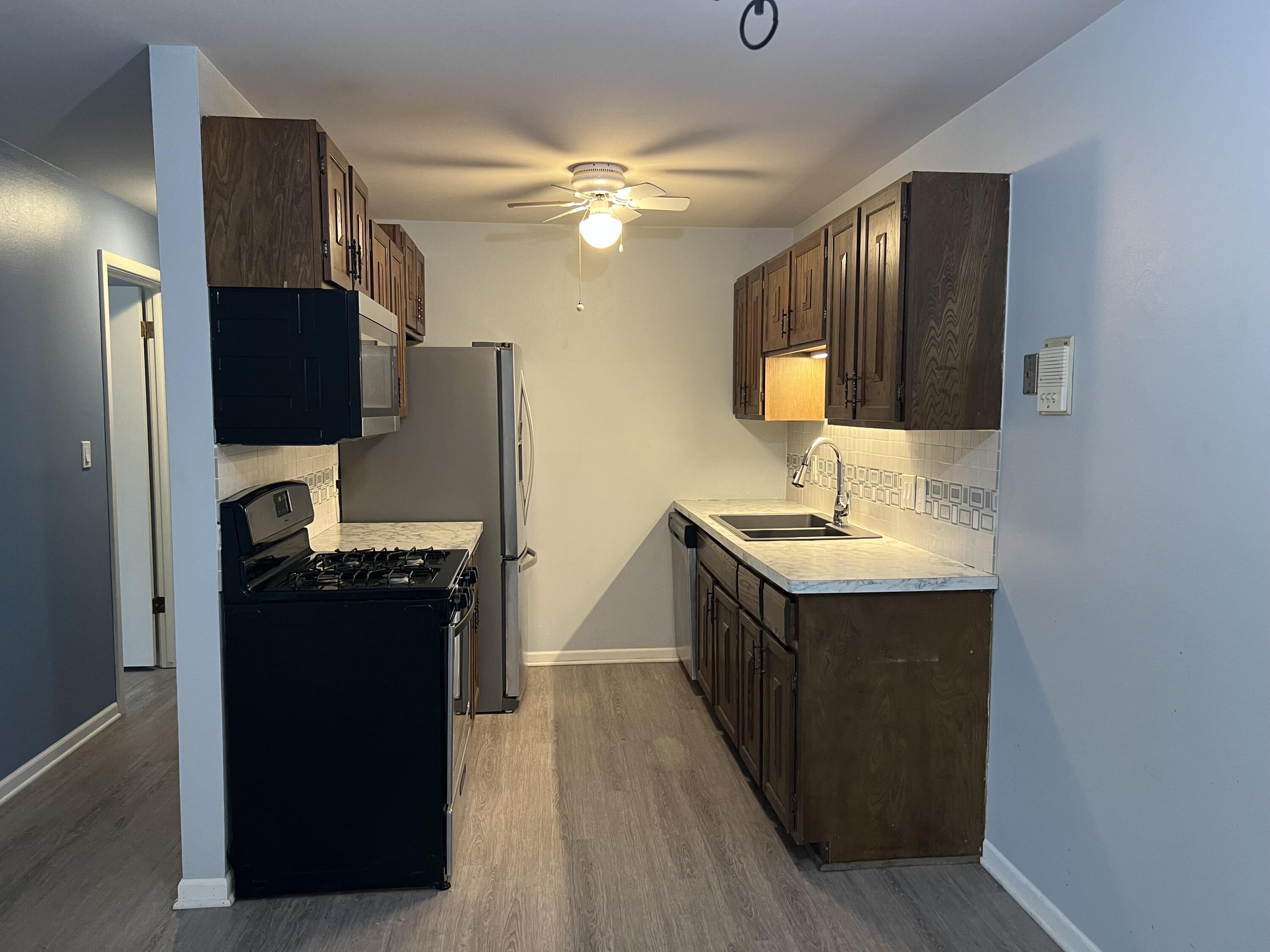 255 Elmwood Avenue, Unit 309 Lake Geneva, WI 53147 - Photo 5 of 19 Kitchen