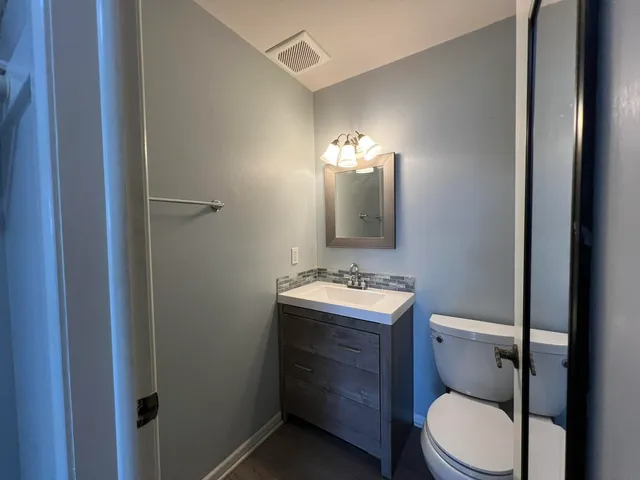 $1,500 | 255 Elmwood Avenue, Unit 309, Lake Geneva, WI 53147