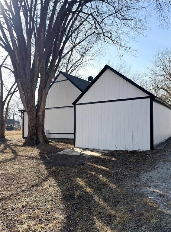 105 South Willow Street Butler, MO 64730 - Photo 7 of 39