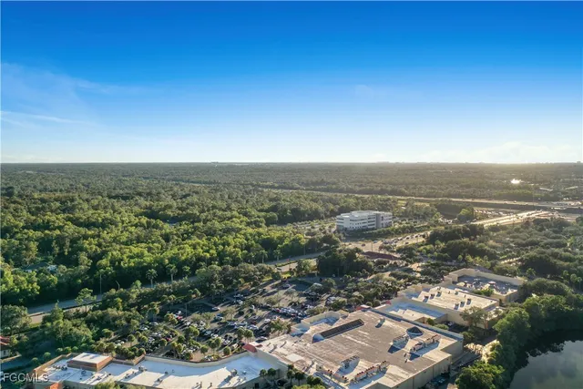 $329,000 | 6030 Chardonnay Lane, Unit 302, Naples, FL 34119