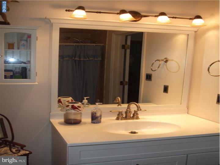 21 Center Road Pemberton, NJ 08068 - Photo 15 of 25 Bathroom