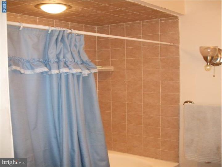 21 Center Road Pemberton, NJ 08068 - Photo 16 of 25 Bathroom
