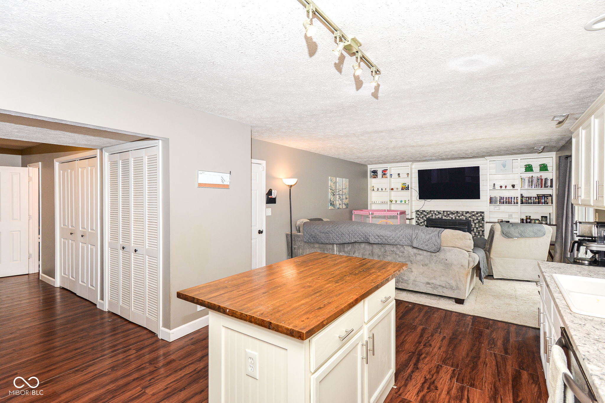 11122 Oakspring Court Indianapolis, IN 46239 - Photo 7 of 34