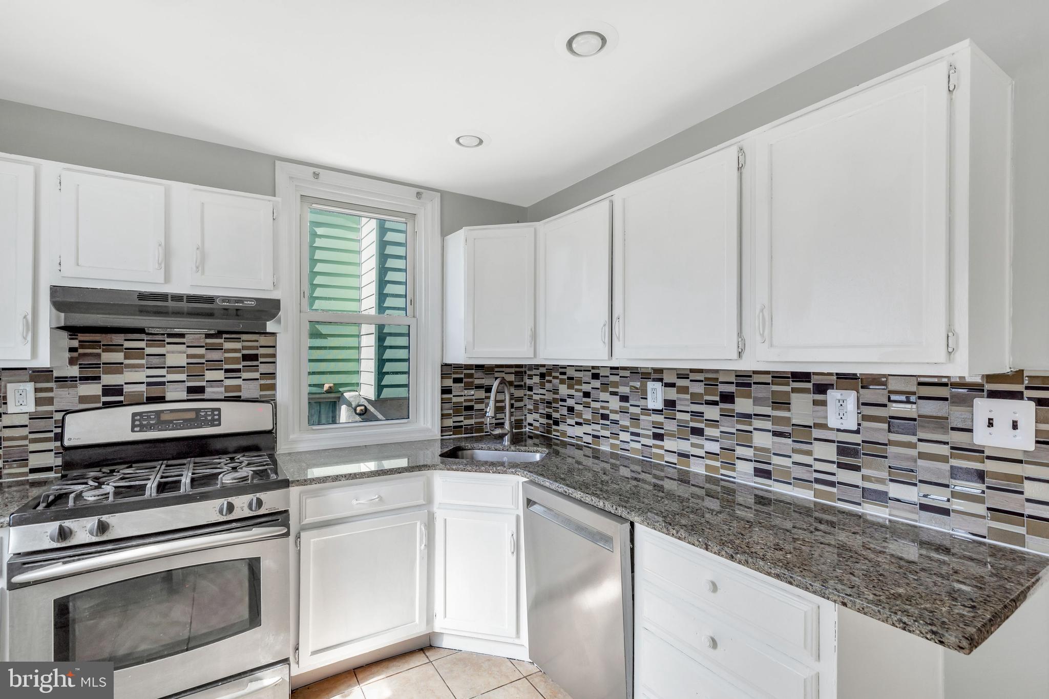 4056 Ellendale Road Drexel Hill, PA 19026 - Photo 7 of 30