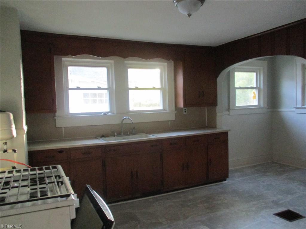 1110 Adams Street High Point, NC 27262 - Photo 12 of 18