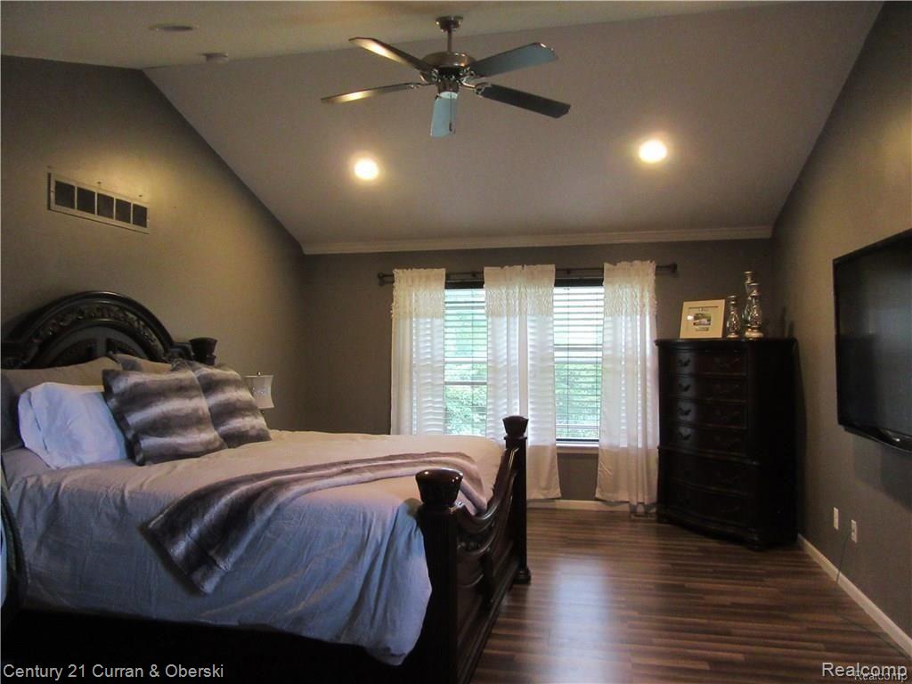 21149 Bryce Court Romulus, MI 48174 - Photo 25 of 32 Bryce Master Bed.jpg